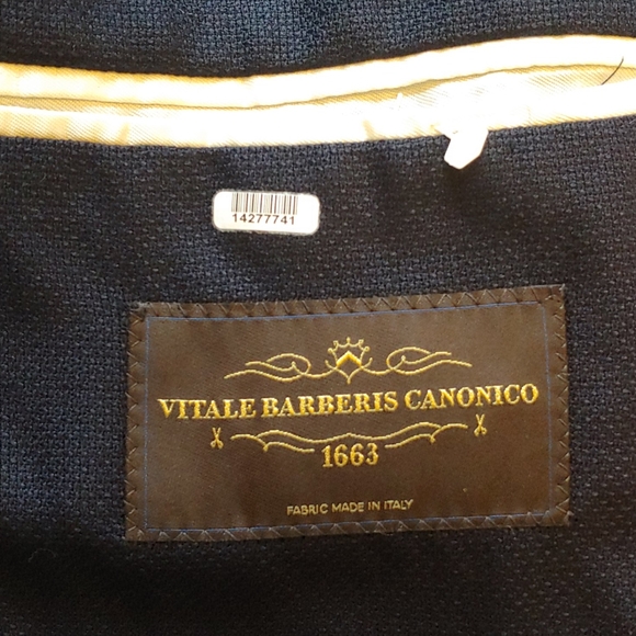 BOGGI navy blue blazer - size 44 like new - Picture 6 of 6